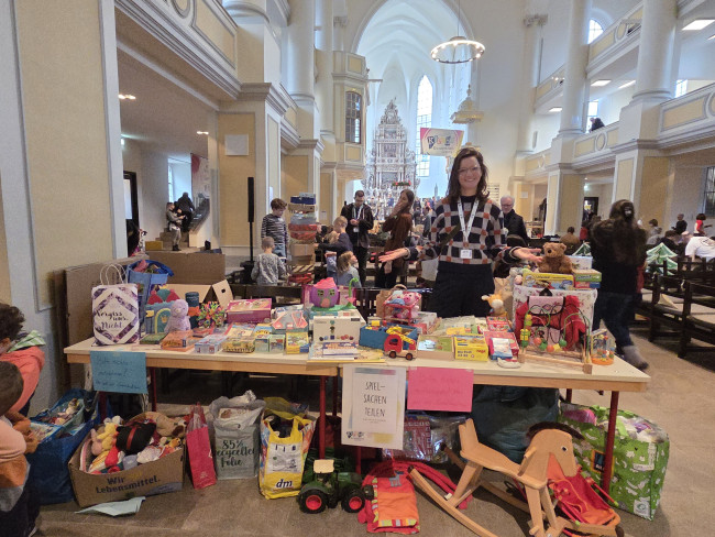 Teilen macht reich - Spenden fürs Sozialkaufhaus